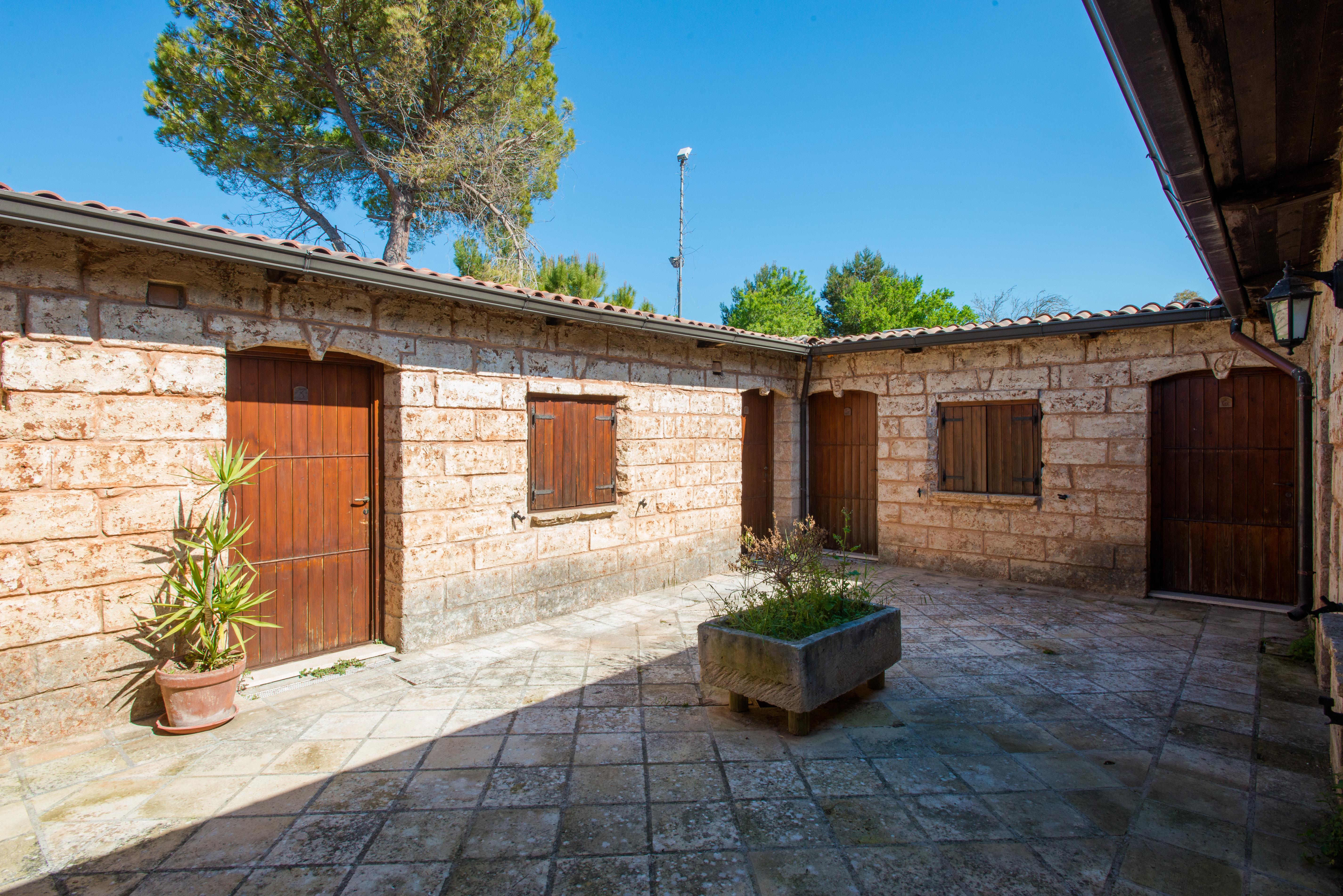 Relais Masseria Casina Dei Cari Hotel 4*