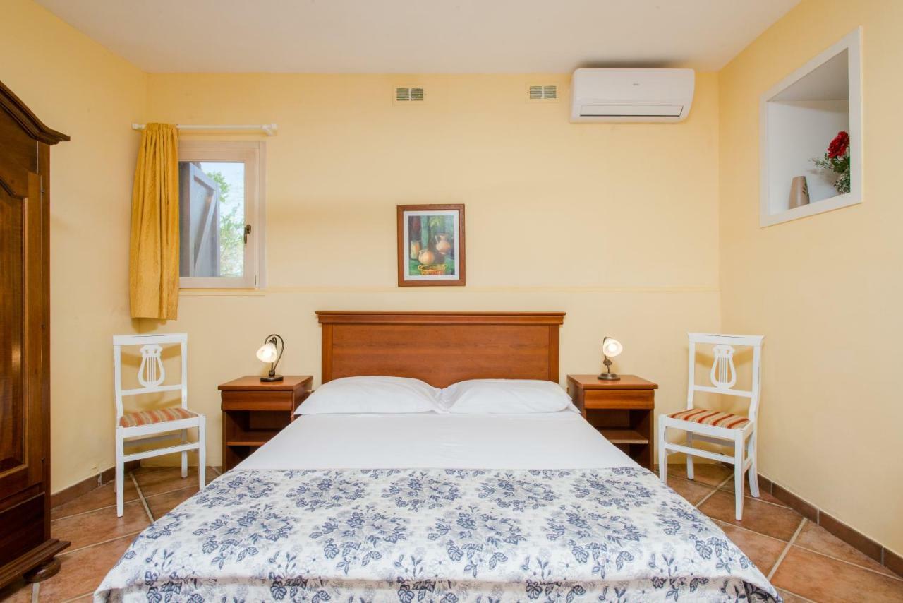 Relais Masseria Casina Dei Cari Hotel 4*